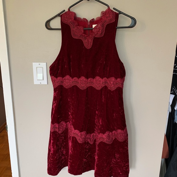 Red Velvet Dress with lace - Picture 7 of 15
